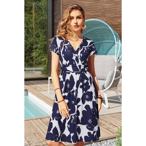 Women's Summer Short Sleeve V-Neck Floral Short Party Dress with Pockets - Picture 2 of 6